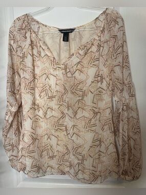 White House Black Market Pale Pink and Beige Geometric Sheer Blouse 6 abstract